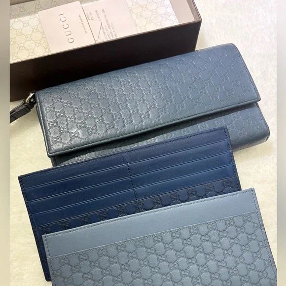 Authentic Gucci Navy Leather Wristlet - Picture 7 of 16